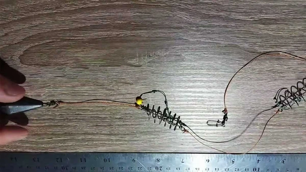 Як правильно ловити карася на пружини: головні помилки та секрети уловистого монтажу